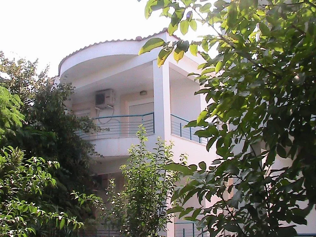 Niki Apartments Polychrono 0*,
